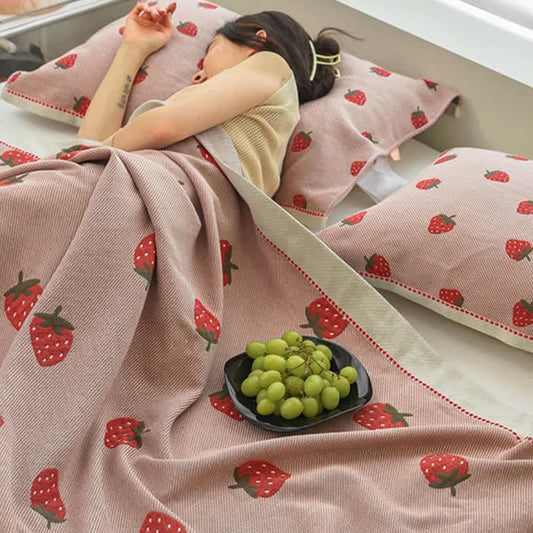 Pink Strawberry Breathable Cotton Gauze Quilt