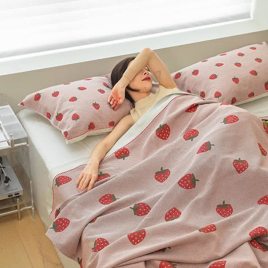 Pink Strawberry Breathable Cotton Gauze Quilt